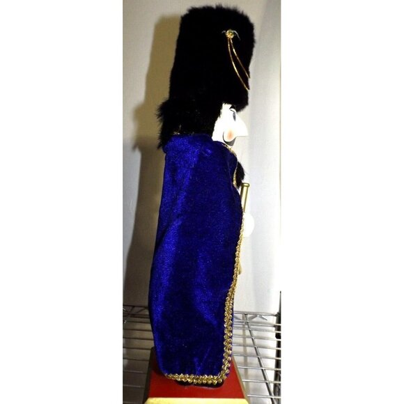 Wooden Nutcracker 18" Blue Cape, Bearskin, Bugle and Sword 2006 - Picture 4 of 8